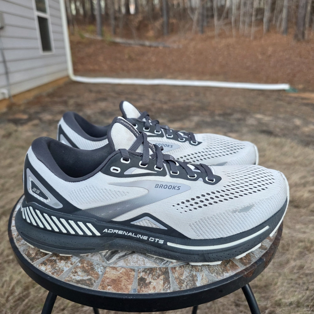 Brooks Adrenaline GTS 23 1103911D065 Oyster/Alloy Running Shoes Men Size 8.5 D